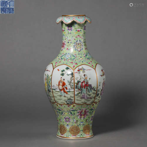 China Qing Dynasty Pastel Ornamental Bottle