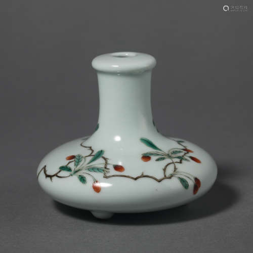 China Qing Dynasty Pastel water chestnut shape bottle