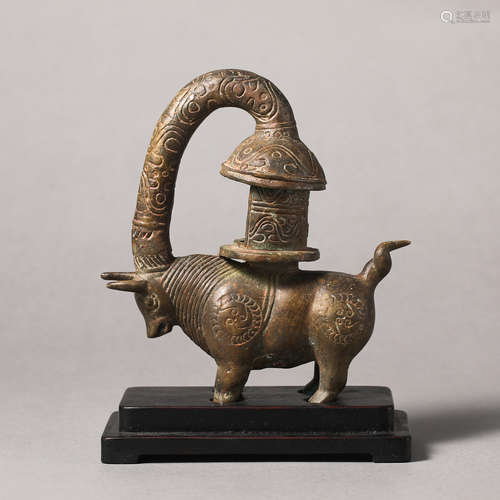 China Han Dynasty bull shaped lamp