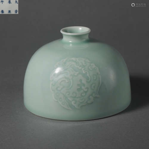 China Qing Dynasty Bean green glaze washed