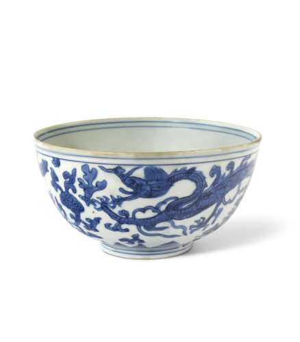 A BLUE AND WHITE 'DRAGON' BOWL CHINA, MING DYNASTY, JIAJING ...