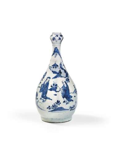 A BLUE AND WHITE GARLIC-MOUTH 'FIGURAL' PEAR-SHAPED VASE CHI...