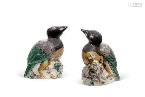 A PAIR OF FAMILLE VERTE BISCUIT MAGPIE-FORM WATER-DROPPERS C...