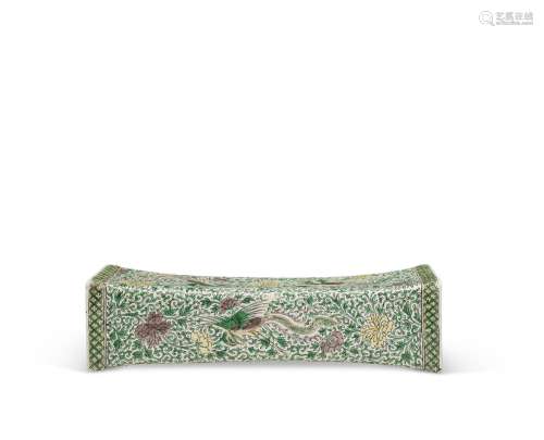 A FAMILLE VERTE BISCUIT PILLOW CHINA, QING DYNASTY, KANGXI P...
