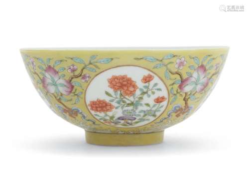 A YELLOW-GROUND FAMILLE ROSE 'MEDALLION' BOWL CHINA, QING DY...