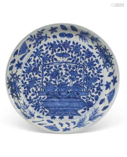 A BLUE AND WHITE 'JARDINIÈRE' DISH CHINA, 17TH CENTURY