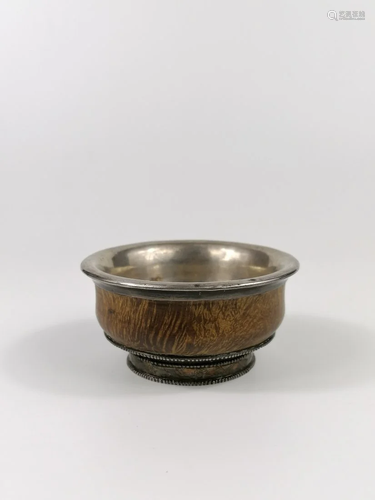 A Tibetan hardwood tea bowl