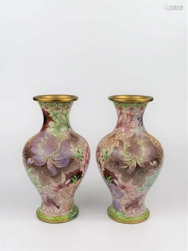 A pair of Chinese cloisonne vase