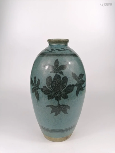 A Chinese blue glazed Meiping vase