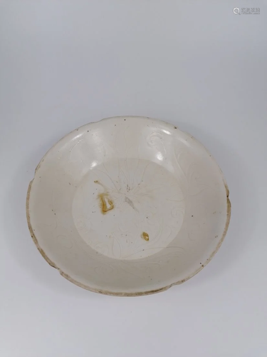 A Chinese white glaze plate