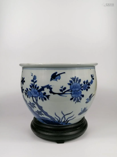 A Chinese antiques fish pot