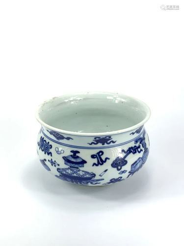 A Chinese blue and white censer