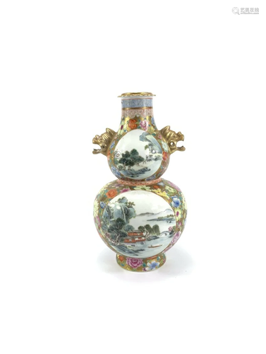 A Chinese gourd bottle vase