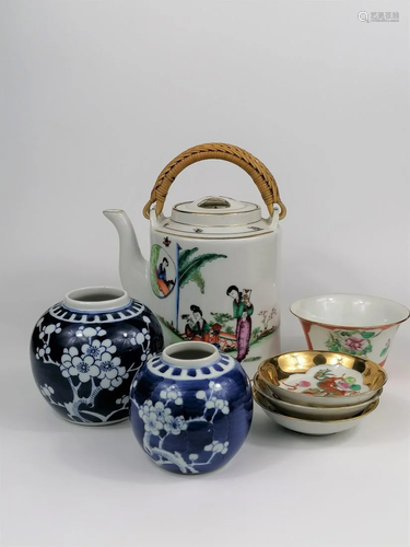 A group of Chinese porcelain tea set