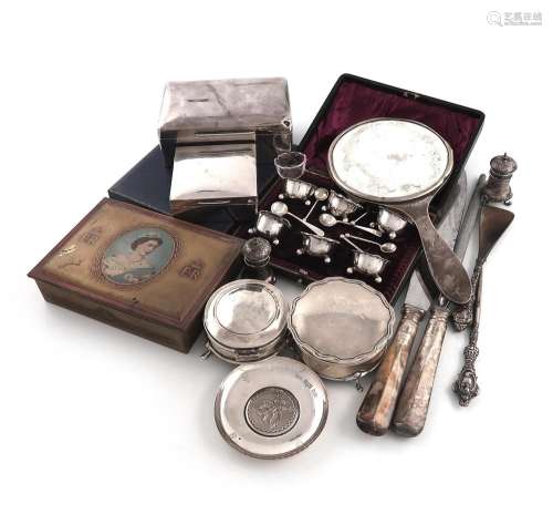 A mixed lot of silver items, various dates and makers, compr...