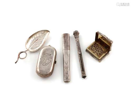 A mixed lot of silver items, comprising: a vinaigrette, by E...