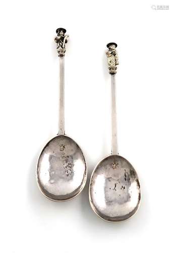 A pair of 17th century West Country silver Apostle spoons, S...