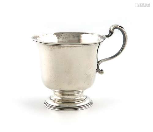 A George II silver small mug / tot cup, by George Jones, Lon...