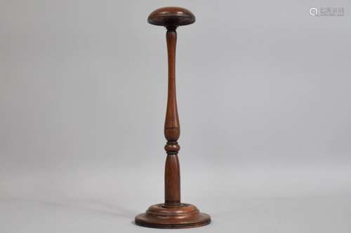 A 19th Century Turned Mahogany Wig Stand, 29cm high