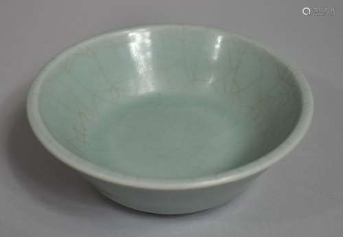 A Chinese Celadon Glaze Bowl, Crackle Glazed, 13cms Diameter