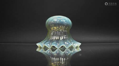 A Late Victorian Vaseline Glass Shade with wavy rim, 12cm hi...