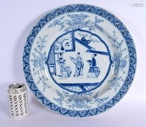 A VERY LARGE EARLY 18TH CENTURY CHINESE BLUE AND WHITE PORCE...