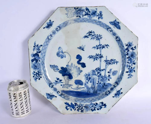 A LARGE 18TH CENTURY CHINESE EXPORT BLUE AND WHITE PORCELAIN...