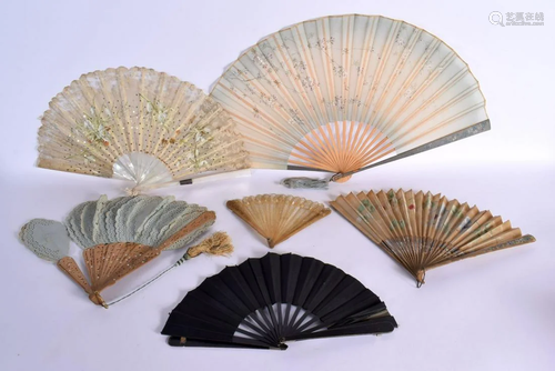 A VINTAGE CARVED HORN FAN together with five others. (6)