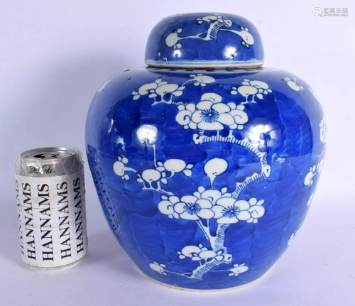 A LARGE CHINESE QING DYNASTY BLUE AND WHITE PORCELAIN GINGER...