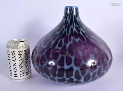 AN UNUSUAL EUROPEAN PURPLE GIRAFFE SKIN INSPIRED GLASS VASE....