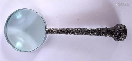 A VINTAGE SILVER MAGNIFYING GLASS. 227 grams. 24.5 cm x 9 cm...