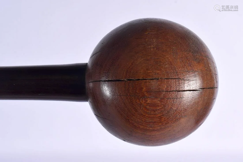 AN AFRICAN CARVED HARDWOOD KNOBKERRIE THROWING CLUB. 70 cm l...