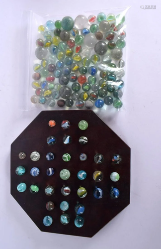 SOLITAIRE MARBLES together with other marbles. (qty)