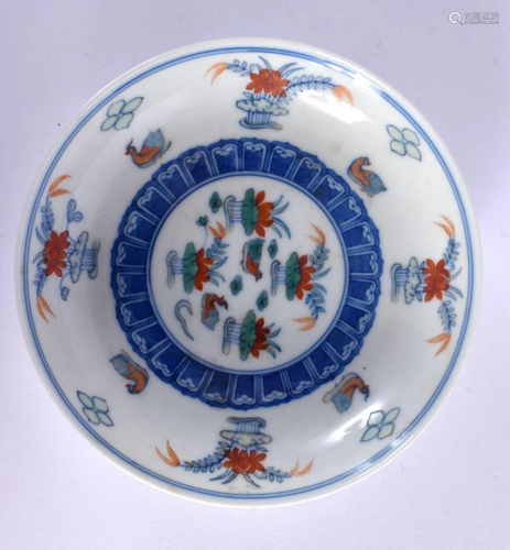 A SMALL DOUCAI CHINESE PORCELAIN SAUCER 20th Century painted...