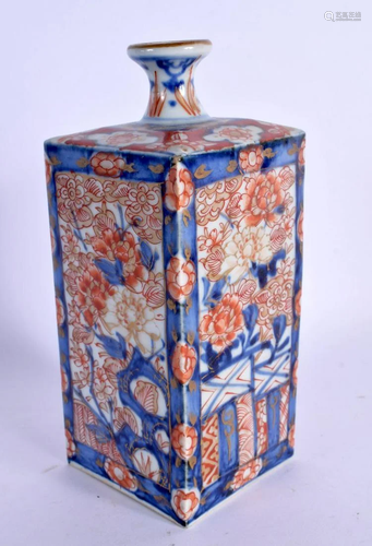 A 19TH CENTURY JAPANESE MEIJI PERIOD IMARI TEA SAKE BOTTLE p...