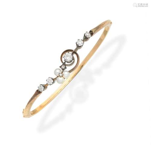 PEARL AND DIAMOND BANGLE,