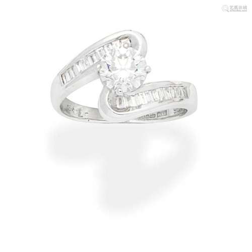 DIAMOND CROSSOVER RING