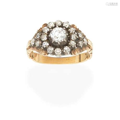 DIAMOND CLUSTER RING, 19TH CENTURY