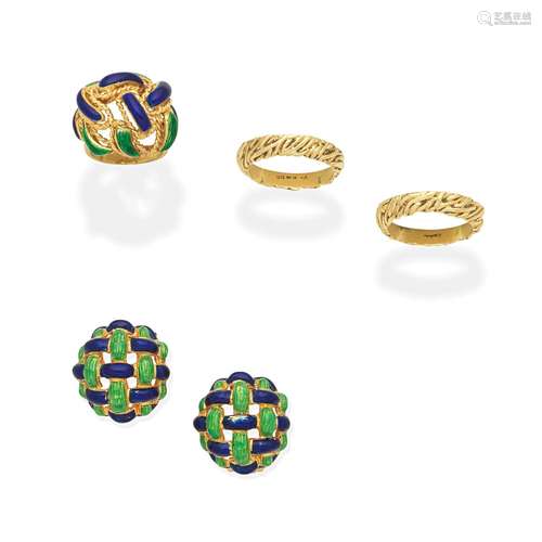 ENAMEL EARCLIPS AND RING SUITE; KUTCHINSKY TWO GOLD RINGS, (...