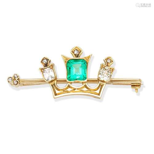 EMERALD AND DIAMOND CORONET BAR BROOCH,