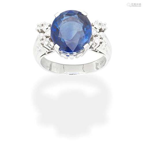 SAPPHIRE AND DIAMOND RING