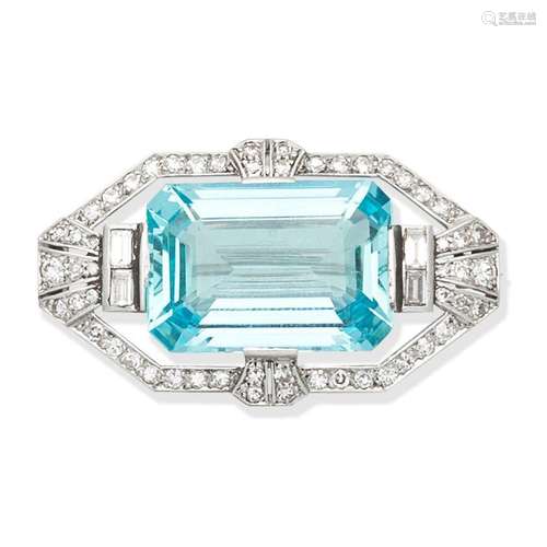 AQUAMARINE AND DIAMOND BROOCH,