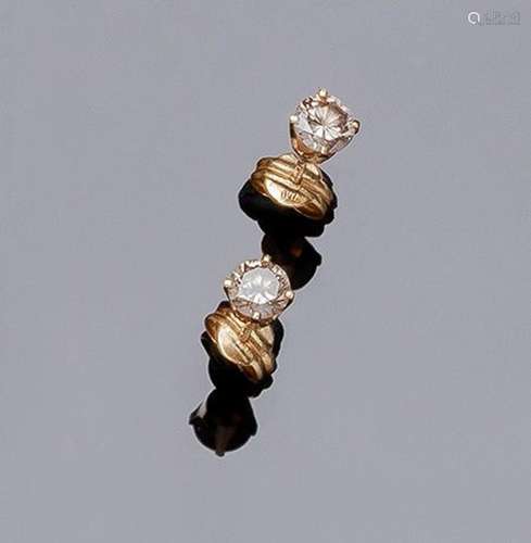 Pendientes solitarios en oro amarillo y diamantes talla bril...