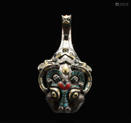 HAN DYNASTY SILVER BELT HOOK INLAID WITH GOLD