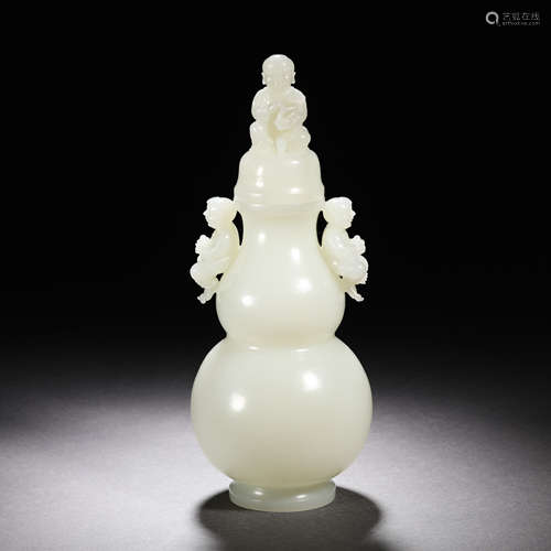 QING DYNASTY HETIAN JADE BOY GOURD BOTTLE