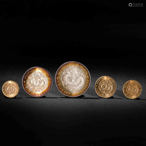 GROUP OF QING DYNASTY SILVER COINS