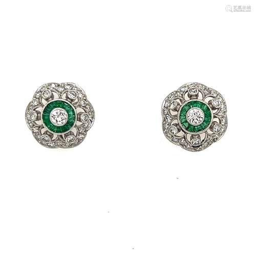 Platinum Emerald Diamond Earring