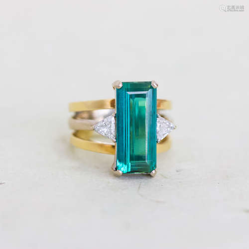 18k Green Tourmaline & Trillion Diamond Ring