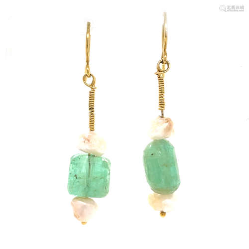 18k Emerald Pearl Earrings