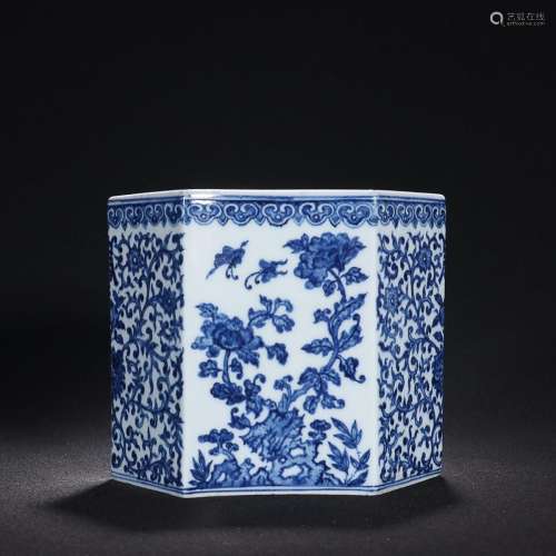 CHINESE BLUE-AND-WHITE BRUSHPOT DEPICTING 'FLORAL'...